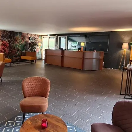 In With Private Garden *