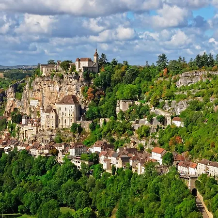 Villa In With Private Garden Lanzac