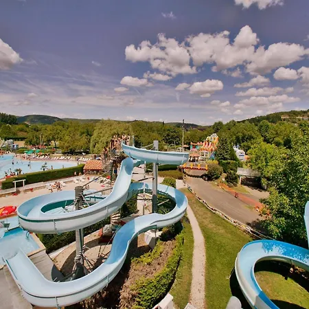 In With Private Garden Вилла