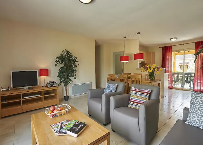 In With Private Garden *