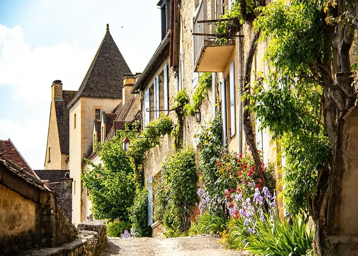 فيلة In With Private Garden Lanzac